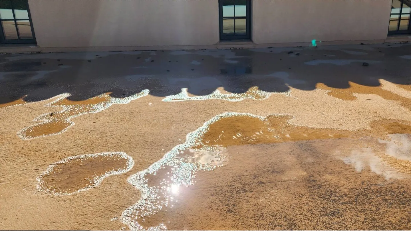 Standing-water-on-a-flat-roof